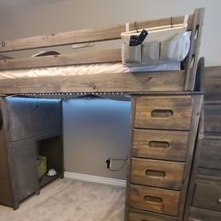 Jerome's wrangler loft bed