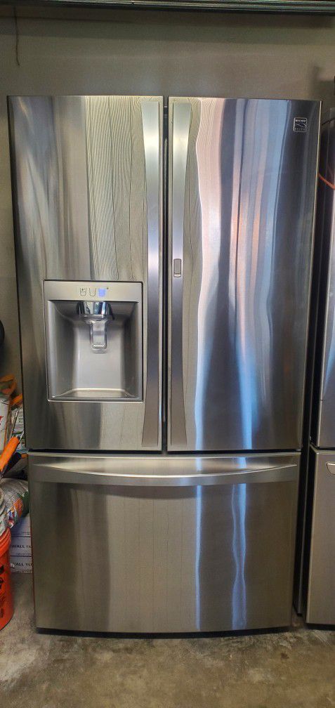 Kenmore Fridge Everything  Working  Perfect Condition Ice Maker And Water Dispenser..