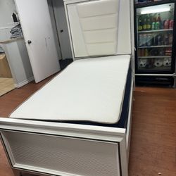 Twin Bed Wht Matress For $289