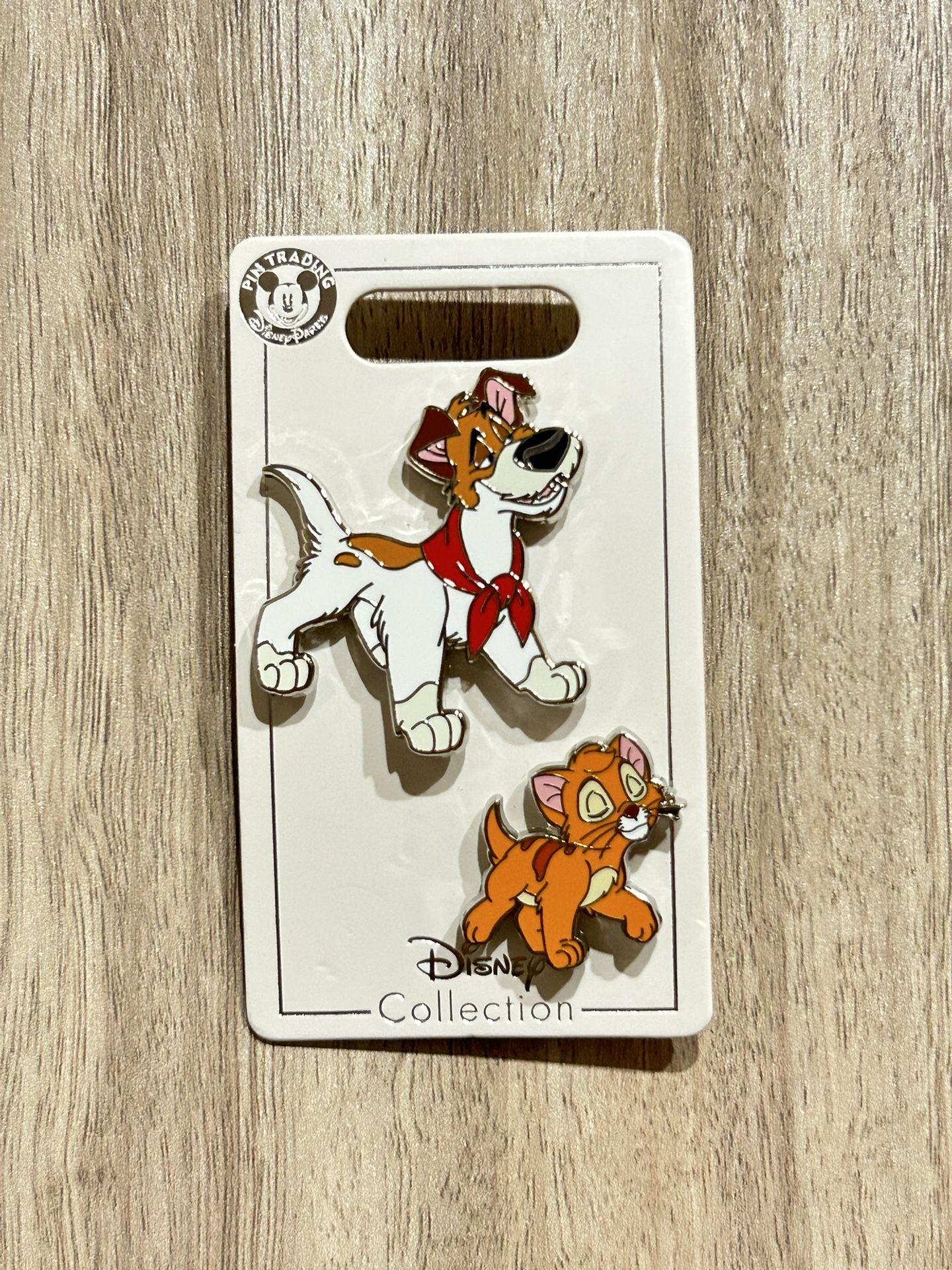 New Disney Pin Set Of 2 Pins Oliver And Company Dodger Disneyland
