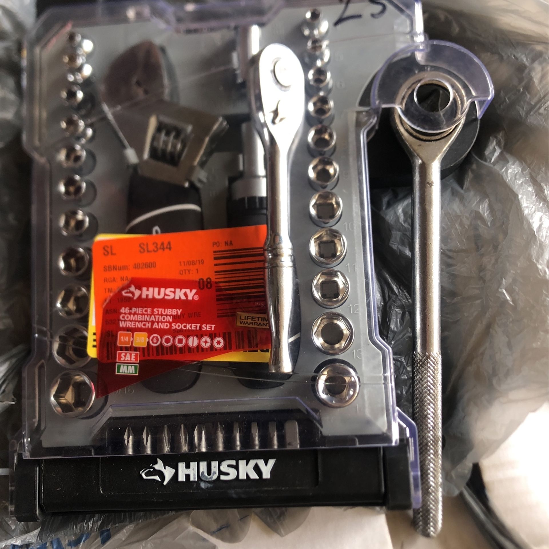 WRENCH AND SOCKET SET