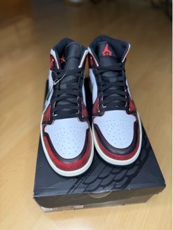 Nike Mens Air Jordan 1 SE Mid Wear-Away Size 11 New DV9565-006 Chicago