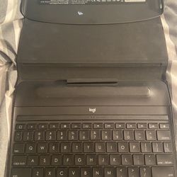 Bluetooth iPad Keyboard Accessory