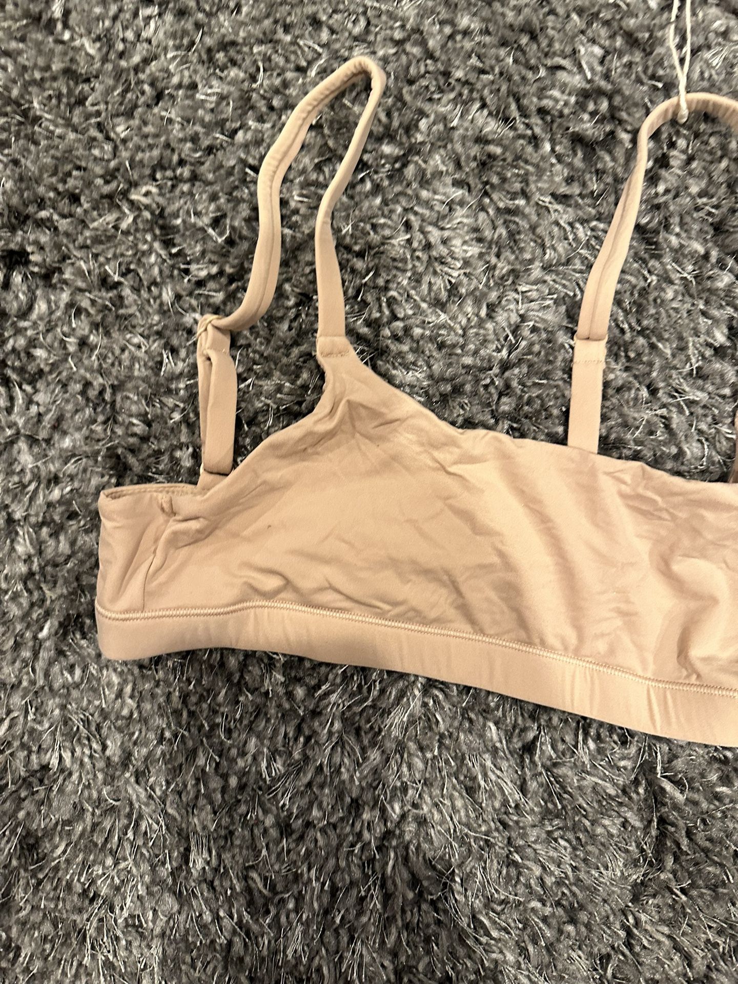 Brand New SKIMS Bra - Size Small for Sale in St. Louis, MO - OfferUp