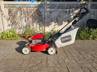Toro 7.25hp lawnmower battery start electric start rear wheeld drive personal pace mower mint condition