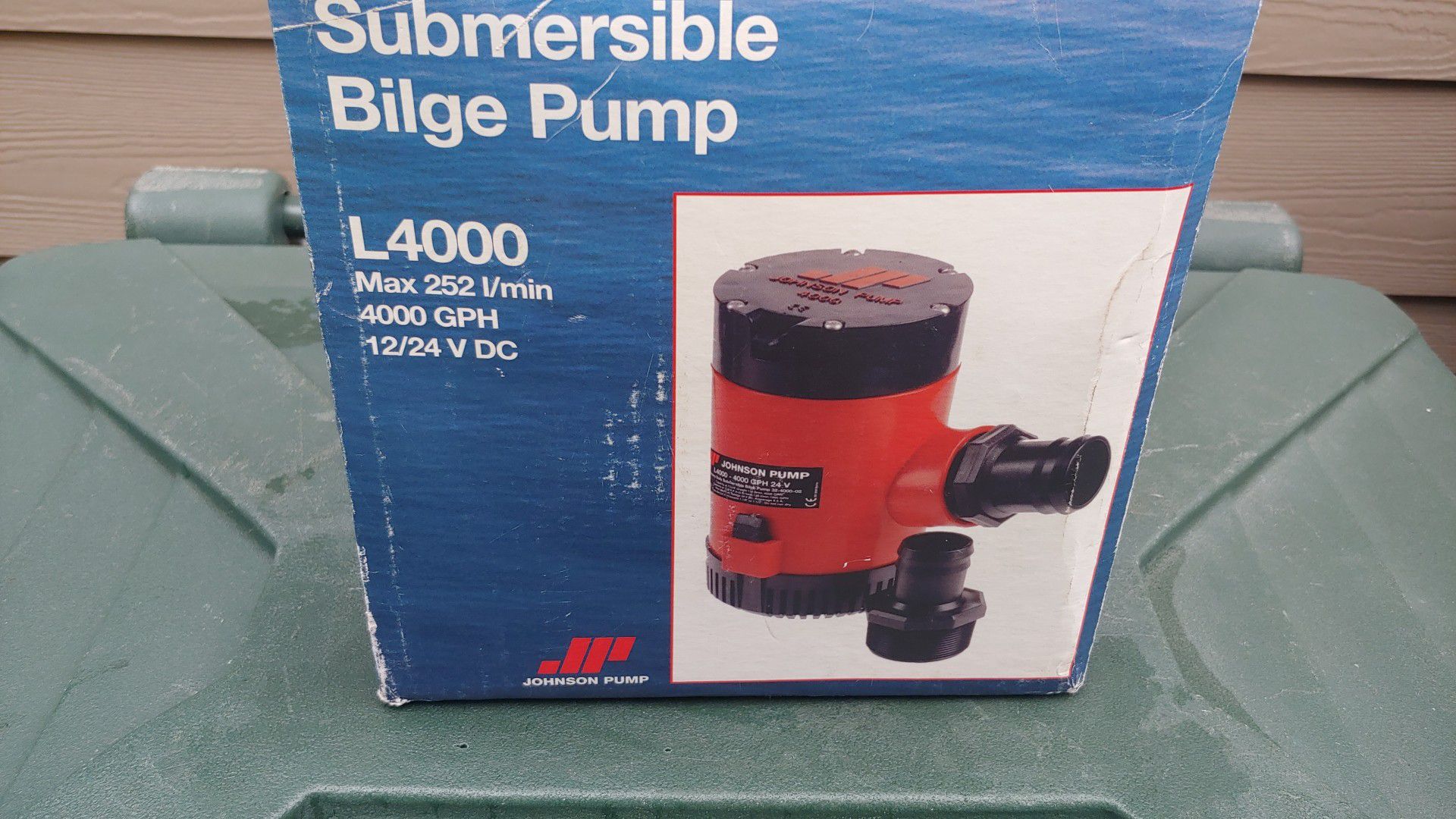 New Johnson submersible bilge pump model 40004