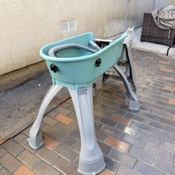 Booster Bath Elevated Pet Bathing - Medium