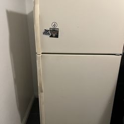 Refrigerator Pick Up Only 