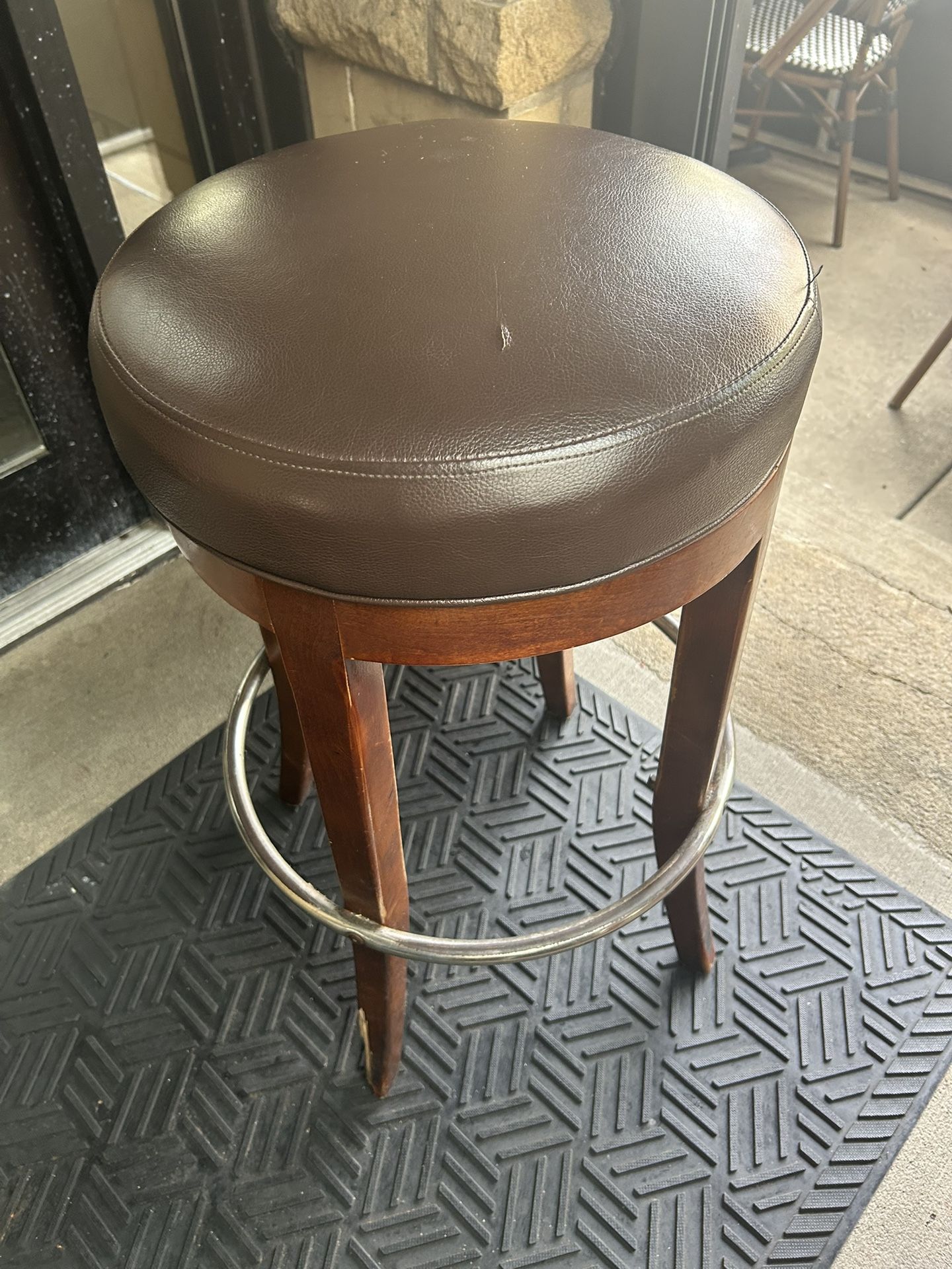 12 Bar stools