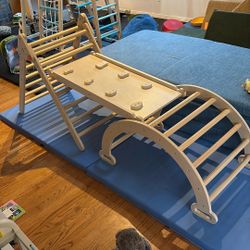 Montessori Tiny Land climbing set