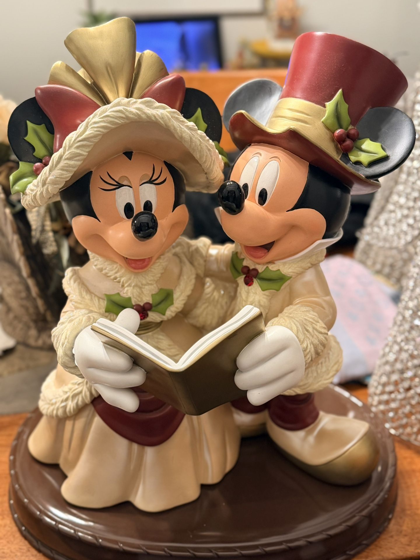 Disney Mickey & Minnie Victorian Christmas Big Fig.