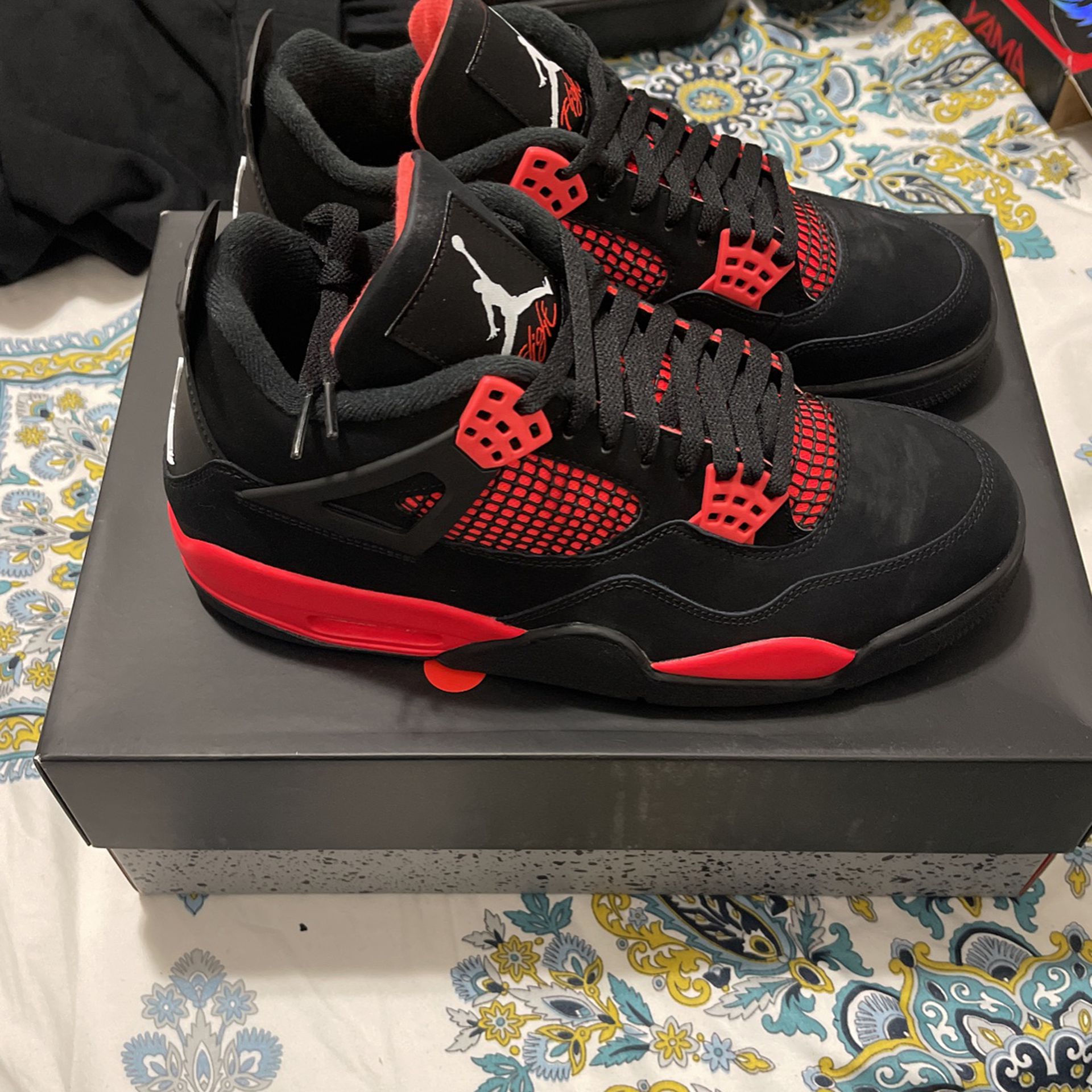 Jordan 4 Red Thunder for Sale in Seattle, WA - OfferUp