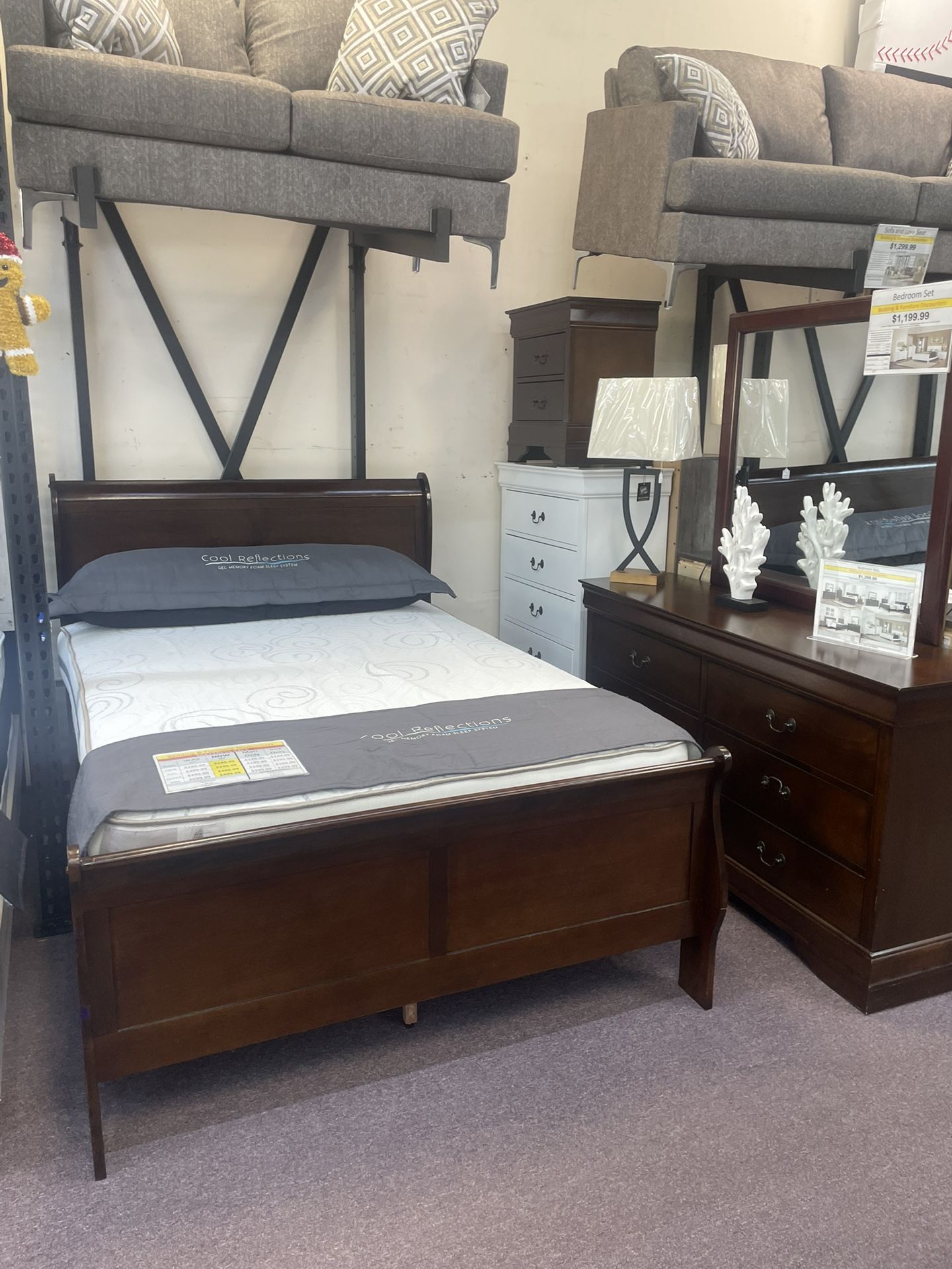 Beautiful Queen Size Bed Set