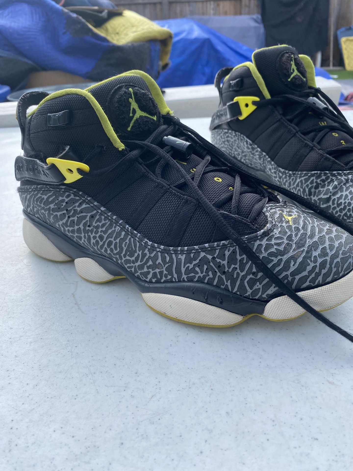 Jordan’s Mid Top 6 Rings (VENOMS) Size (8) M
