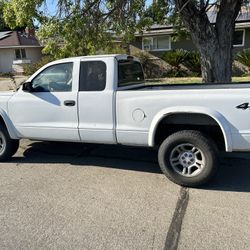 2004 Dodge Dakota