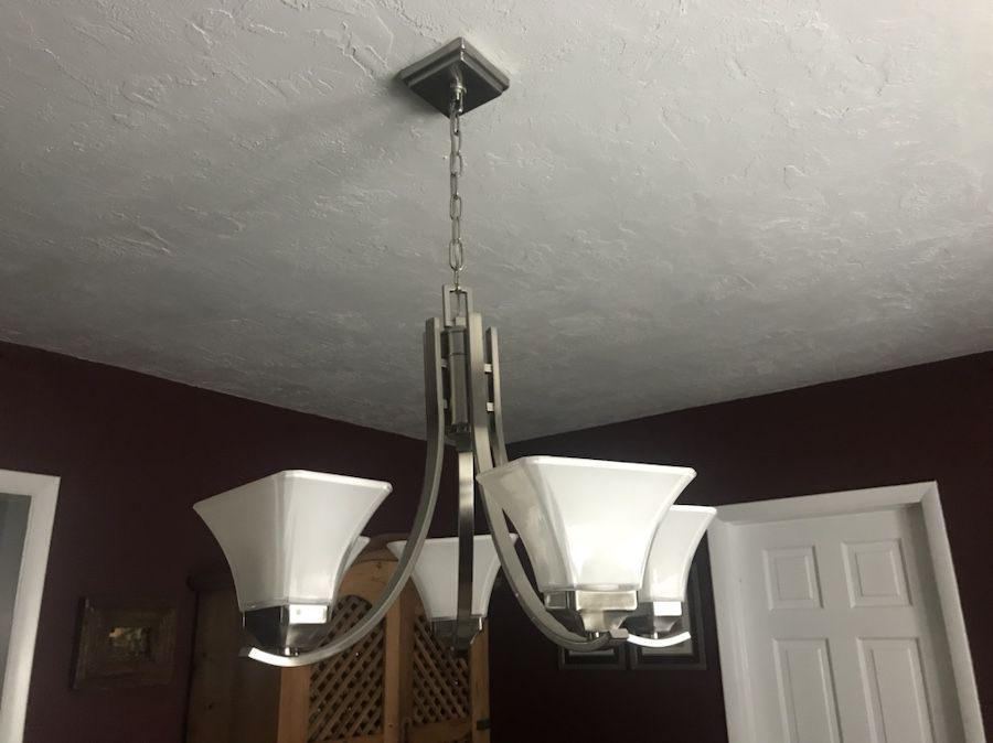 Excellent condition! Chandelier with 5 lights & Nickel Finish