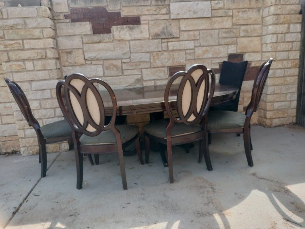 Dining Set/ Mesa Y Sillas