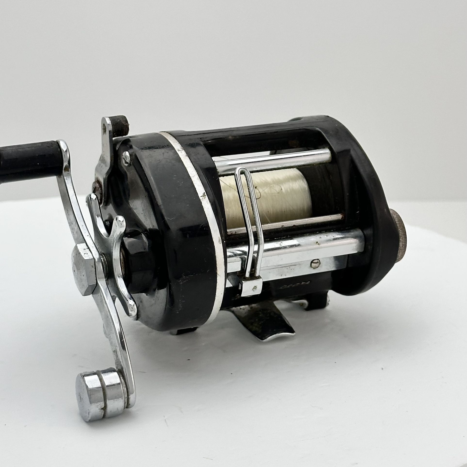 Shakespeare Fishing Reel Vintage- Black Silver