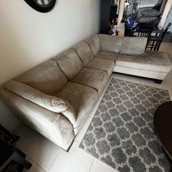 Couch 2 Piece Sectional