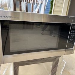Sharp Carousel counter top microwave