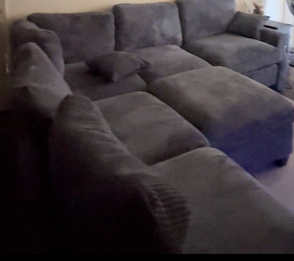 Sectional Couch With Ottoman