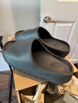 Yeezy Slide