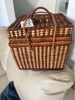 Picnic Basket (4 sets) Wicker. $36