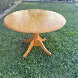 42” Round Dining Room Table