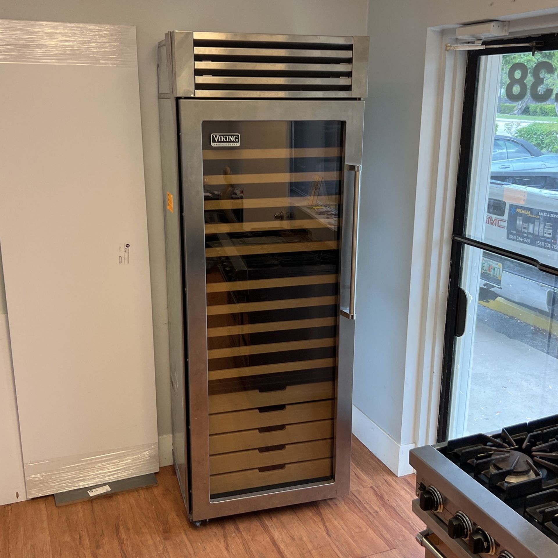 VIKING WINE COOLER 30” INCHES for Sale in Deerfield Beach, FL - OfferUp