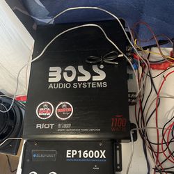 Boss Amp 1100 Watts