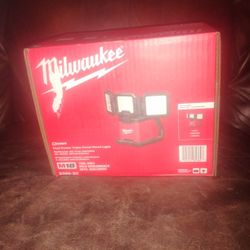 Rover M18 Triple Panel Flood Light Milwaukee