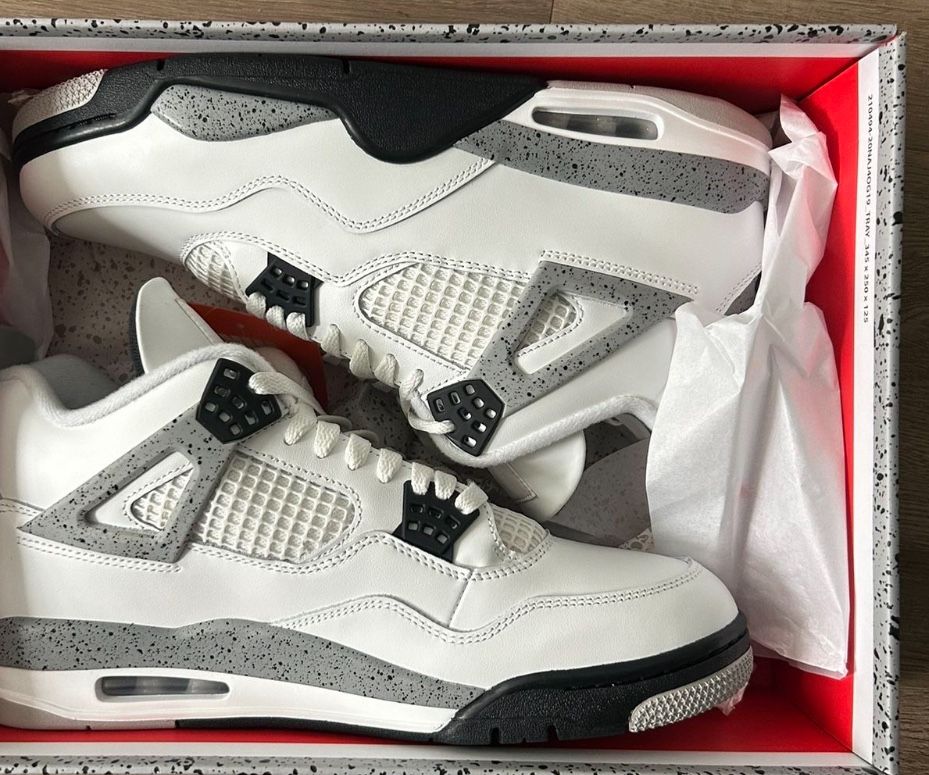 Air Jordan 4 White cement