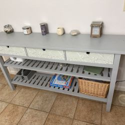 Refurbished credenza/changing table: 60$ OBO