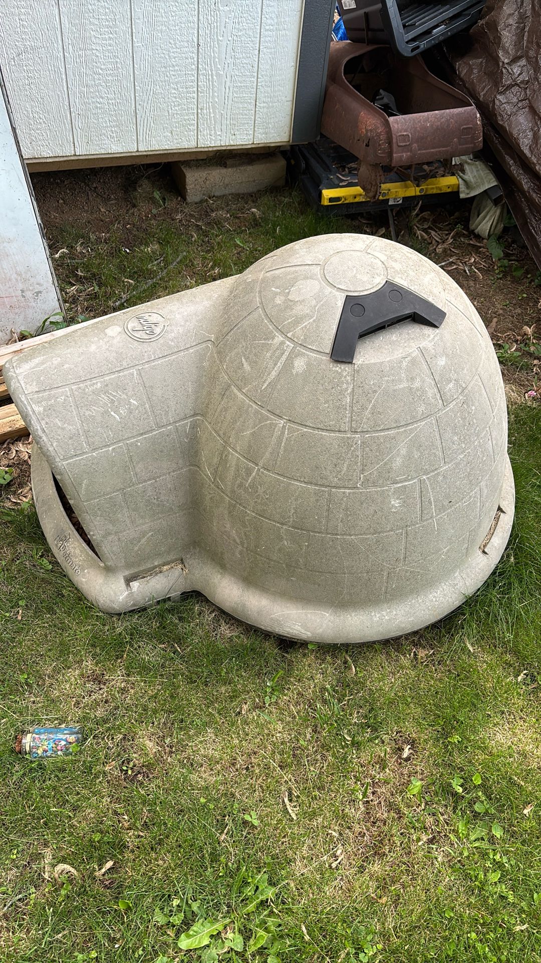 Igloo Dog House
