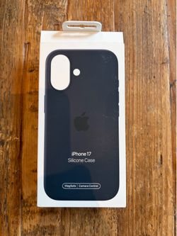 iPhone 17 Silicone Case Black