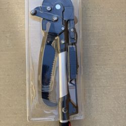 Husky 15 in. Steel Blade with 16-ft Telescopic Tree Pruner Features: