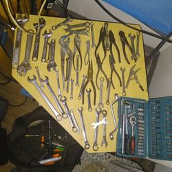 80 Piece Tools And Bag