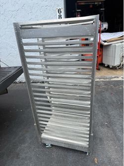 Aluminum bakers rack, new casters