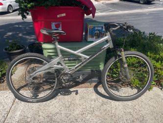 Cannondale Pinnacle 1000 Full Suspension Mountain Bike w/ RockShox Boxxer Fork
