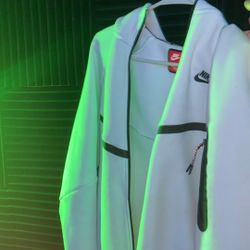 Baby Blue. Nike Tech 