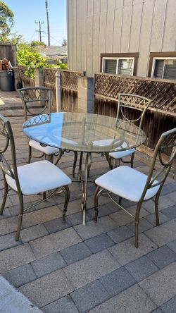 Round table for kitchen