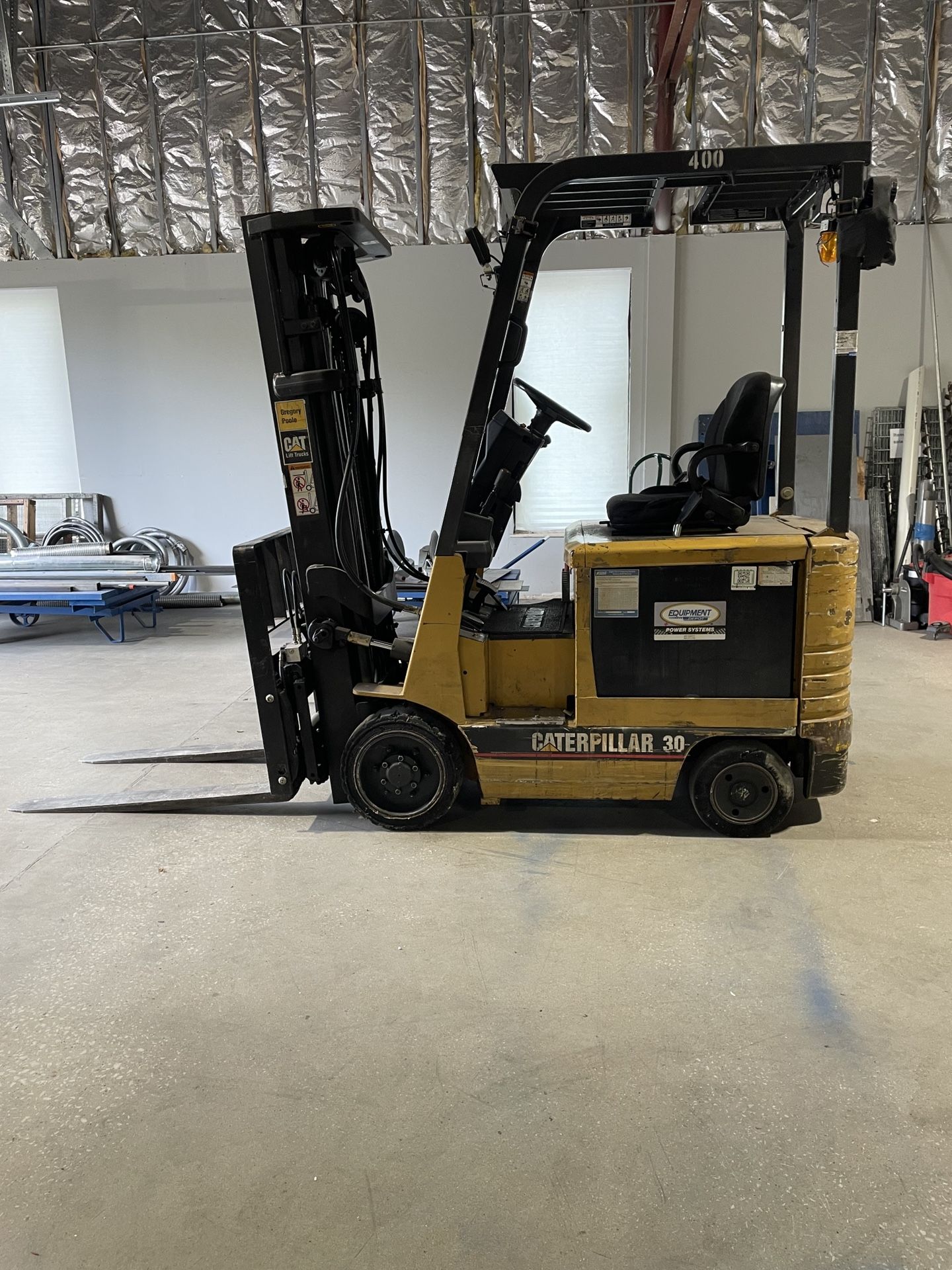 Caterpillar 2EC15 Electric Forklift 3,000 LB Capacity