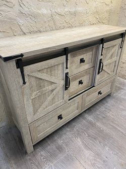Rustic Barn Door Sideboard - Local Delivery Available for a Fee - See My Other Items 😎