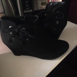 New Lady’s Boot Shoes By Liz Clayborne