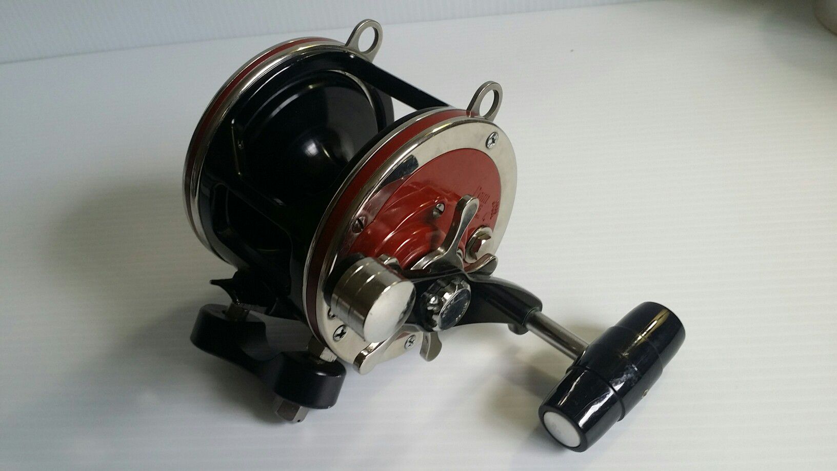 Penn 113H 4/0 Fishing Reel Yellowtail Special Narrow for Sale in