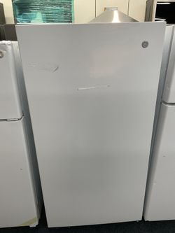 GE 33” 17 Cu Ft Upright Freezer