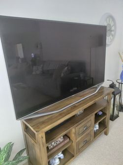 60" Samsung Smart Television