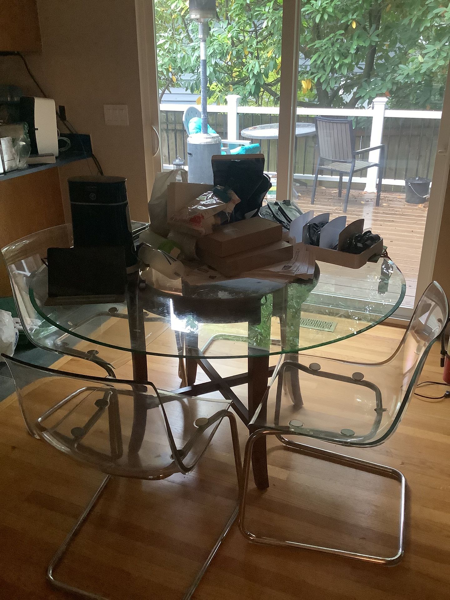 Round Glass Top Dining Table with 4 Acrylic Chairs