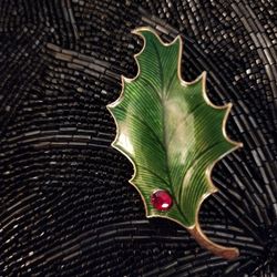 Vintage Holly Leaf Brooche