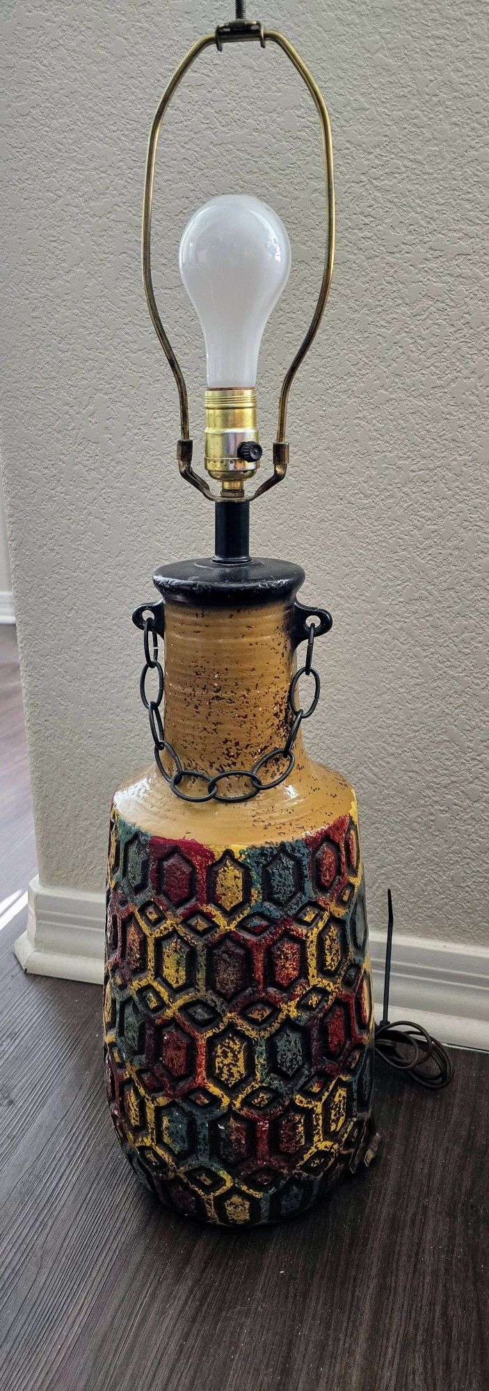 Vintage Large Geometric MCM Chain Pottery Lamp Working